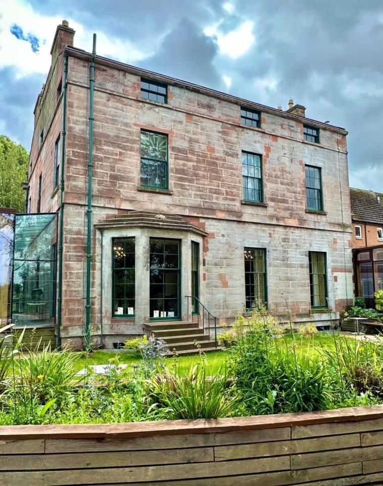 Stunning Period Townhouse With Garden, Walking Distance To Town Villa Dumfries Bagian luar foto