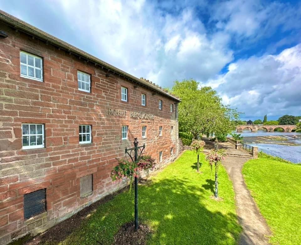 Stunning Period Townhouse With Garden, Walking Distance To Town Villa Dumfries Bagian luar foto